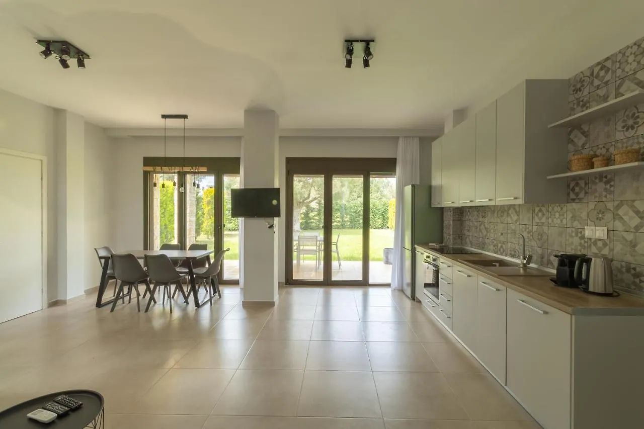 Friday Mood By Diomedes Group Villa Pefkochori